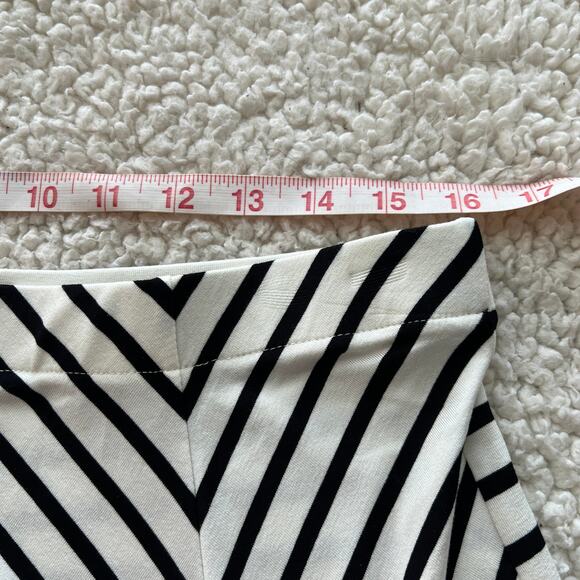Chico's Black White Stripe Rayon Top Skirt 1 (8) - Picture 12 of 13